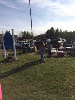 Free food +school pride+trucks=a good time