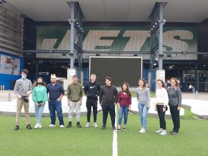 Business students travel to Met Life Stadium