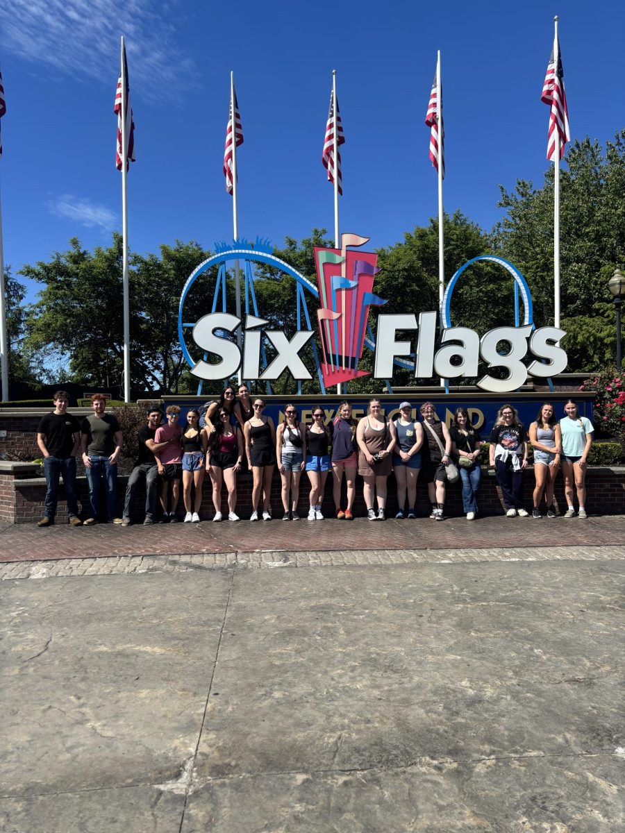 Seniors visit Six Flags